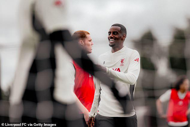 九游游戏中心-马不停蹄,伊萨克周三参加了利物浦的训练